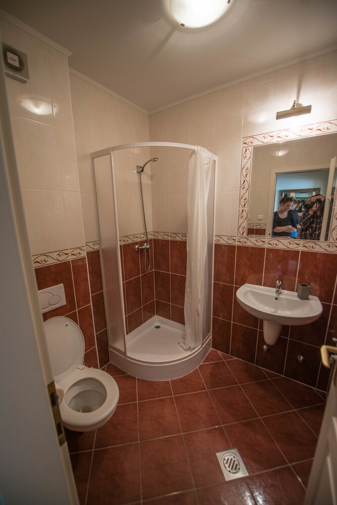 욕실 (Apartment for 4 people)