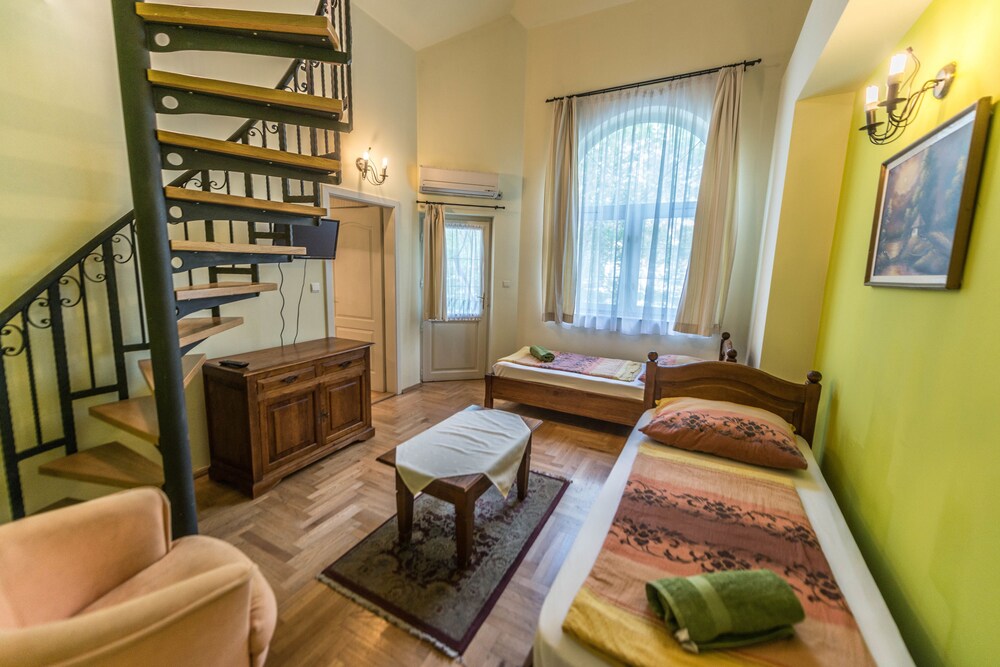 거실 공간 (Apartment for 6 people)