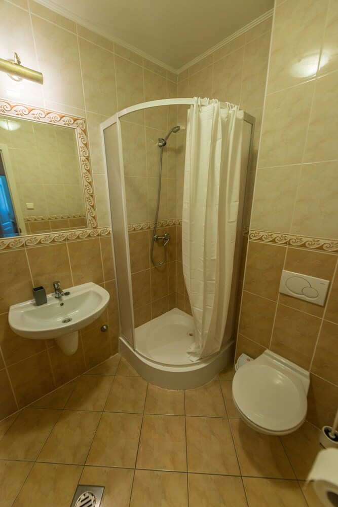 욕실 (Apartment for 4 people)