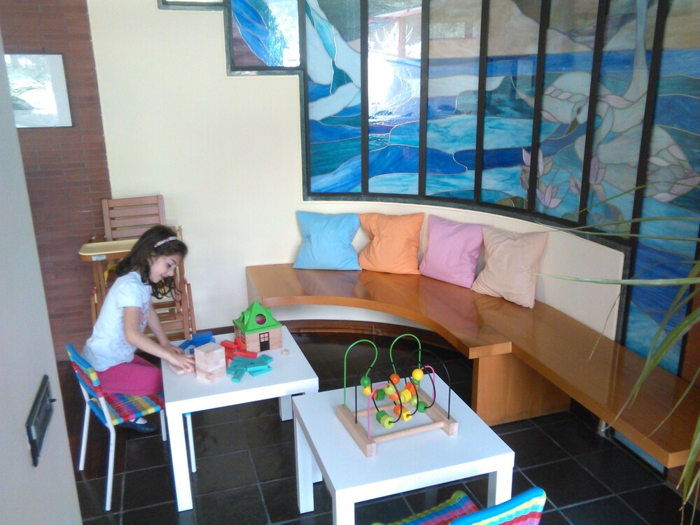 Childrens Play Area - Indoor