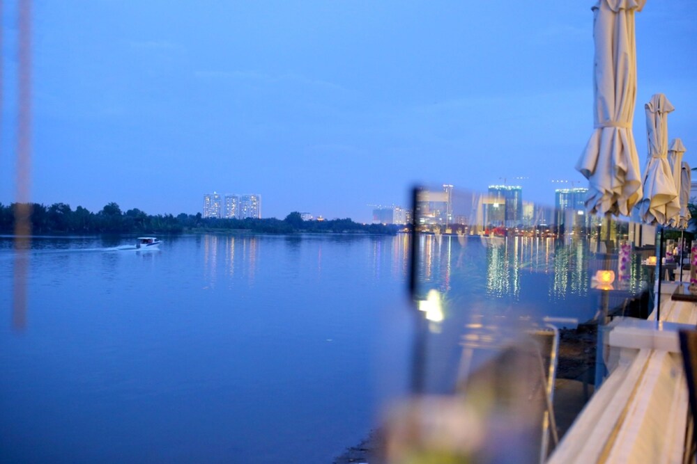 Lake View