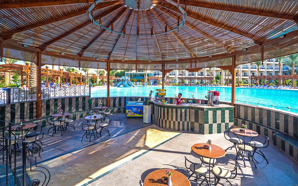 Poolside Bar