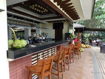 Hotel Bar