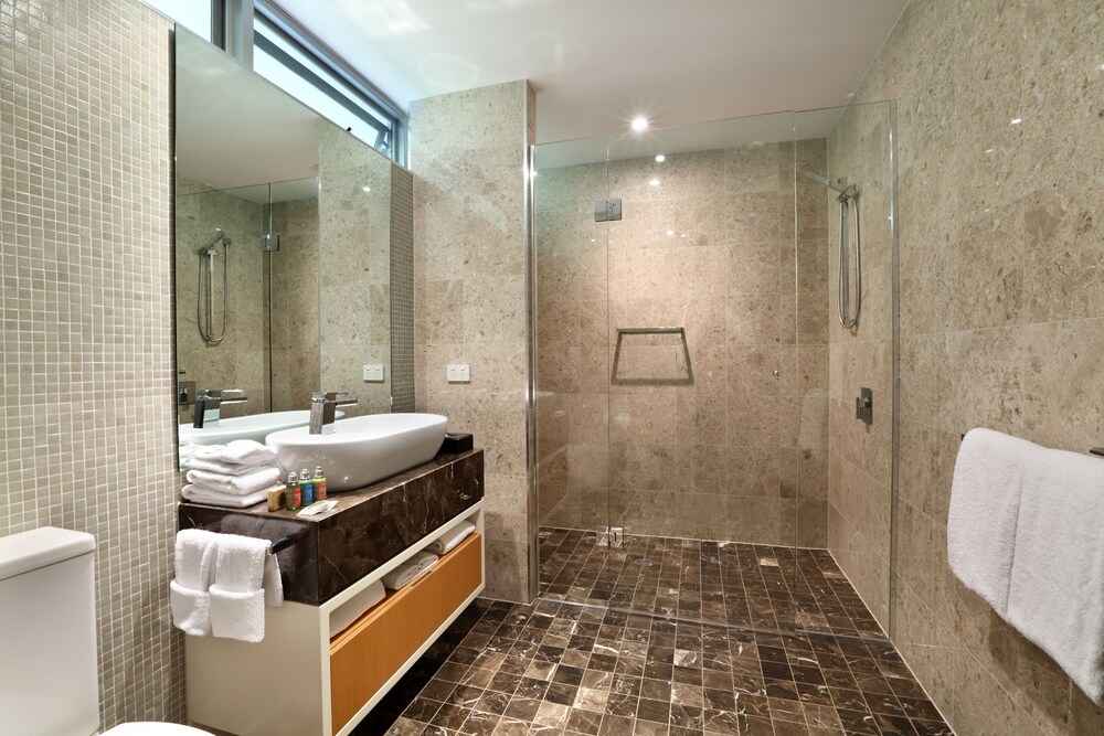 Enclave Luxury Villa - Bathroom