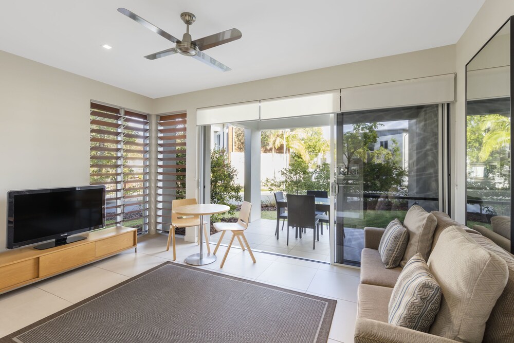 One Bedroom Resort Apartment - Living Room