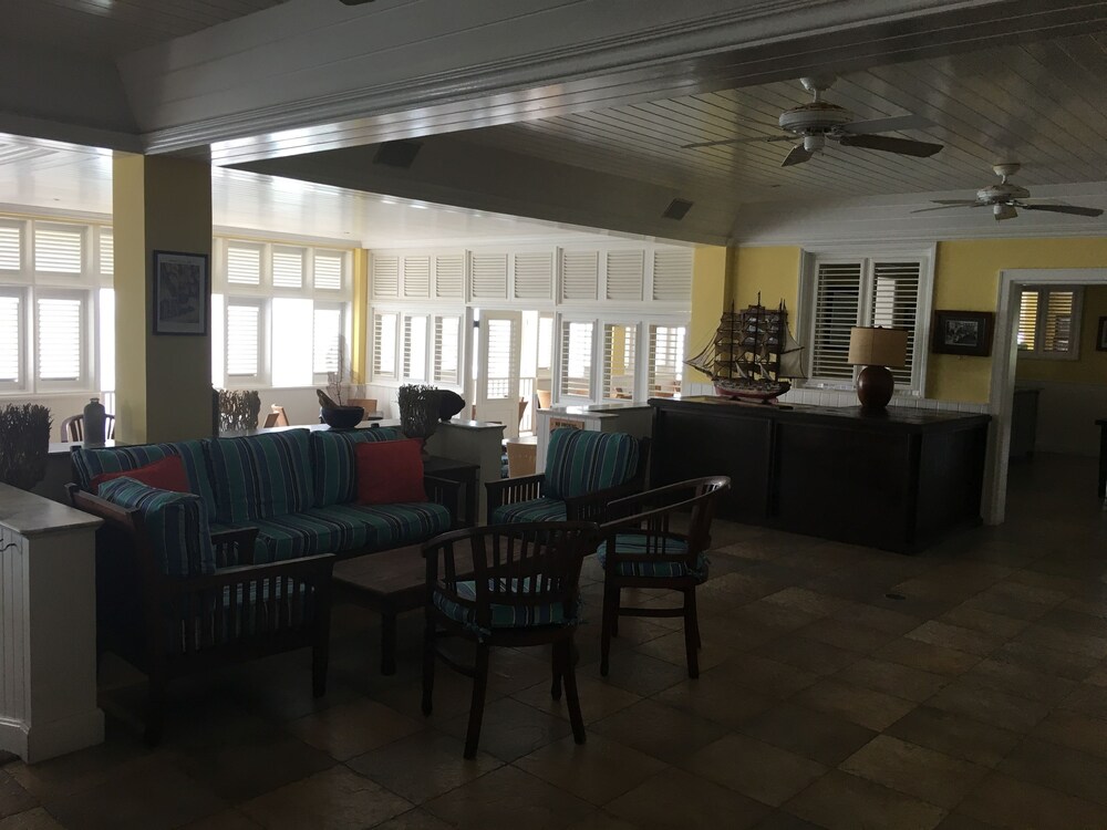 Hotel Lounge