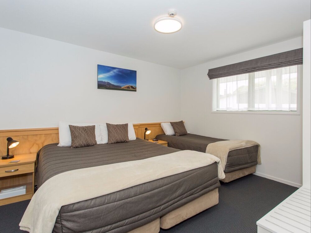 2 Bedroom Apartment - Guestroom