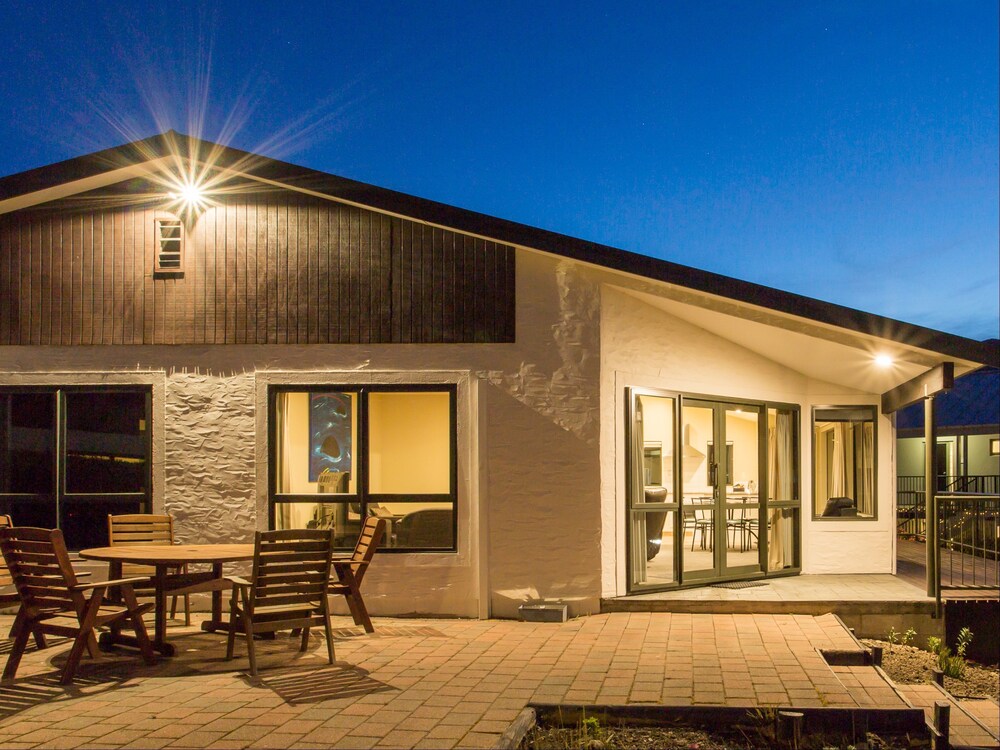 3 Bedroom Townhouse - Guestroom View