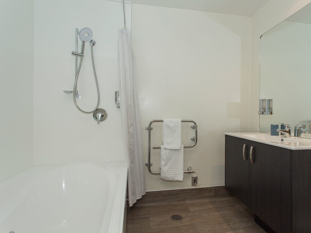 2 Bedroom Apartment - Bathroom