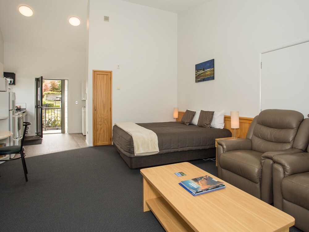 Studio Apartment - Guestroom