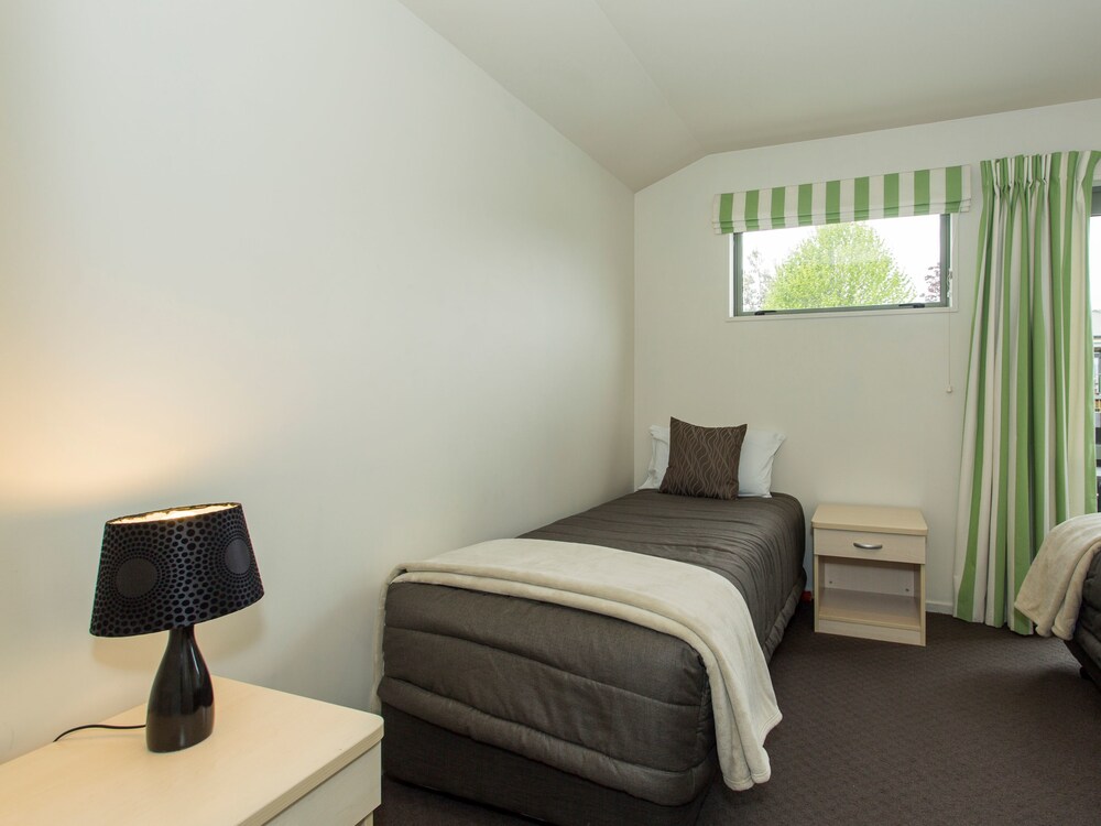 2 Bedroom Flat - Guestroom