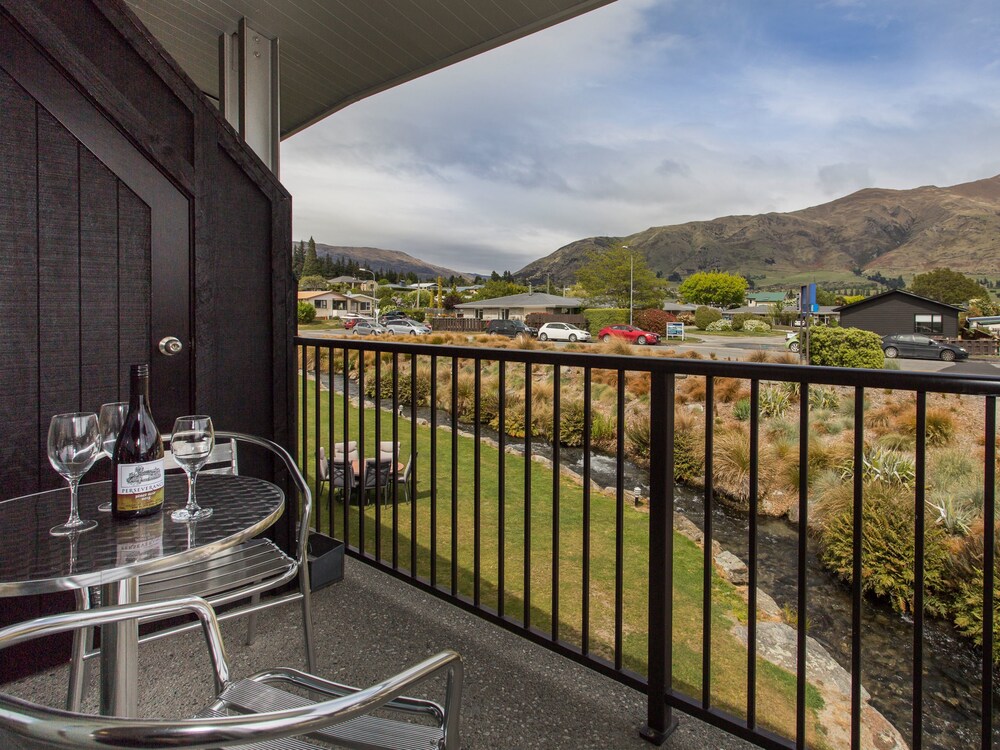 Studio Apartment - Terrace/Patio