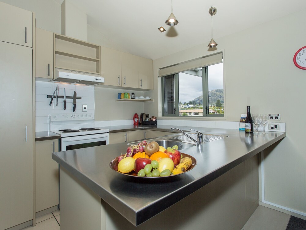 2 Bedroom Flat - In-Room Kitchen