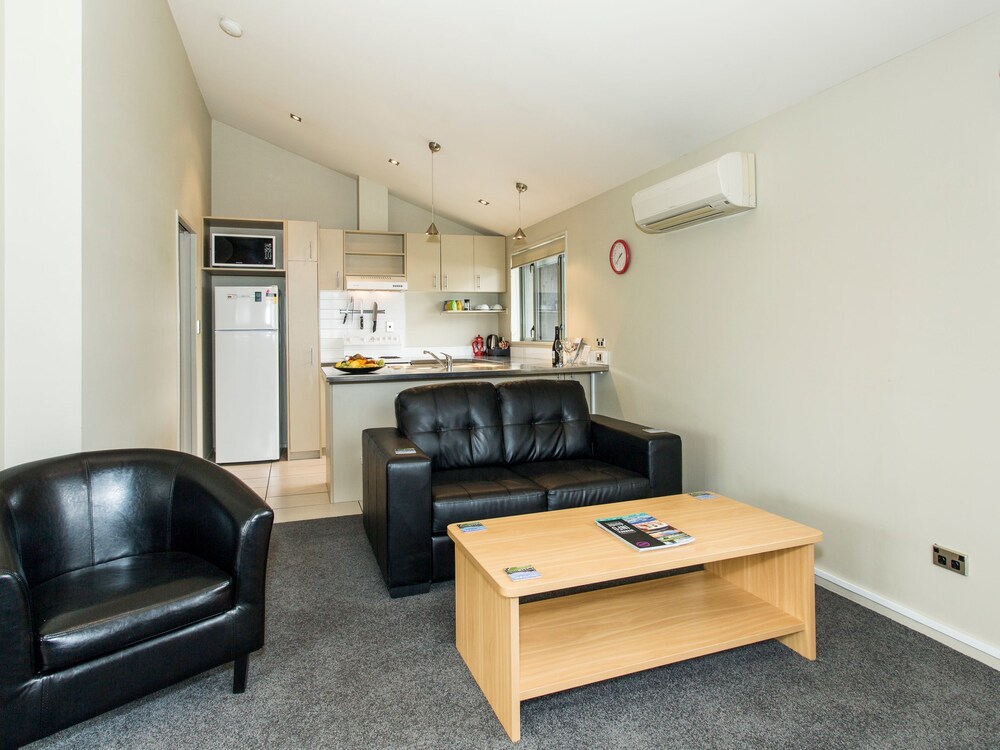 2 Bedroom Flat - Guestroom
