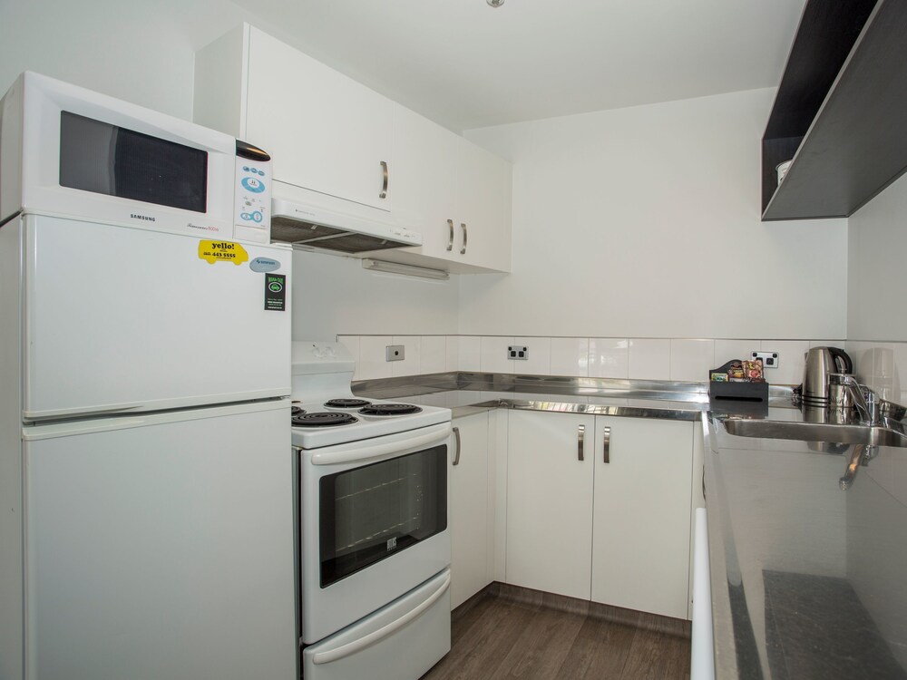 2 Bedroom Apartment - In-Room Kitchen