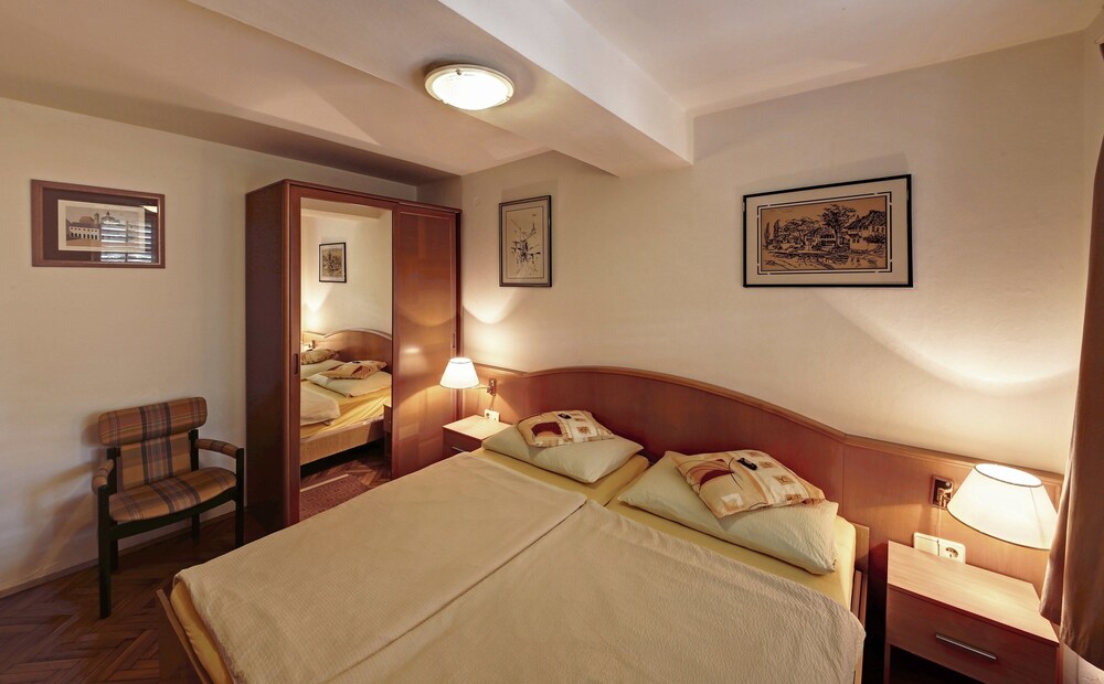 Comfort Apartment, 2 Bedrooms, Terrace, Garden View (for 4 people) - Guestroom