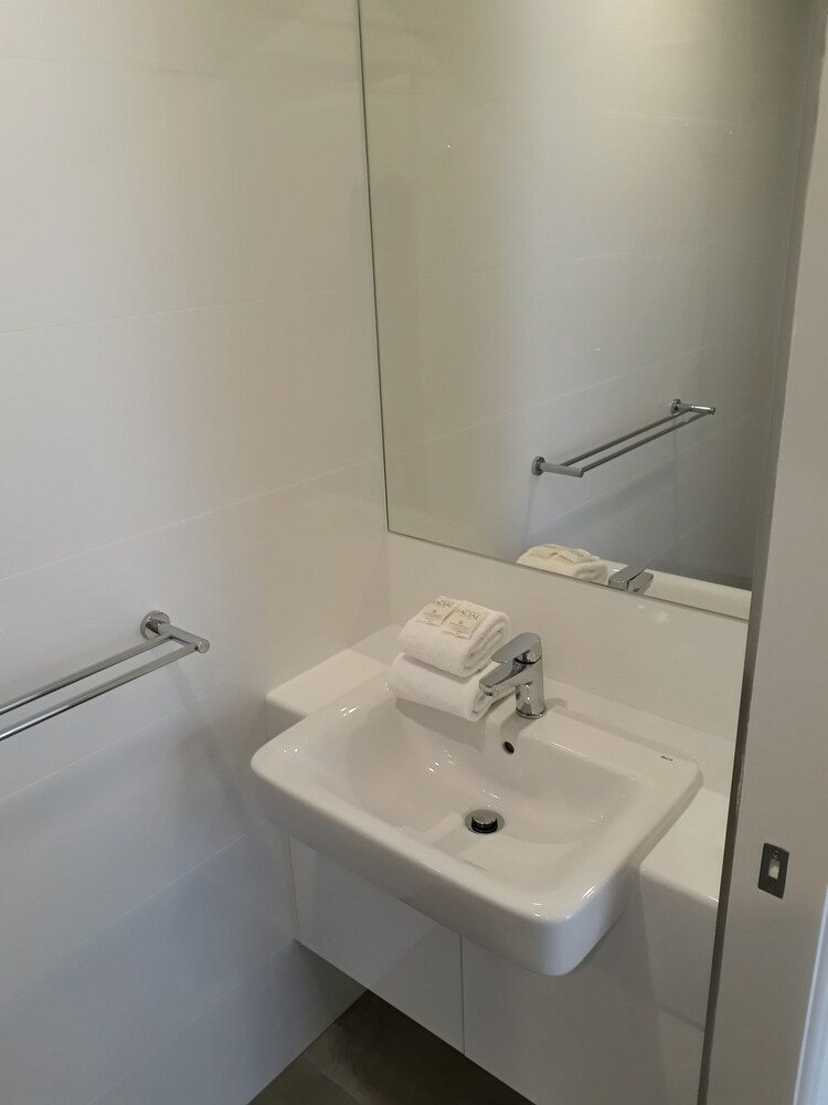 Lavandino (Appartamento Executive, 2 camere da letto, vista mare, lato spiaggia)