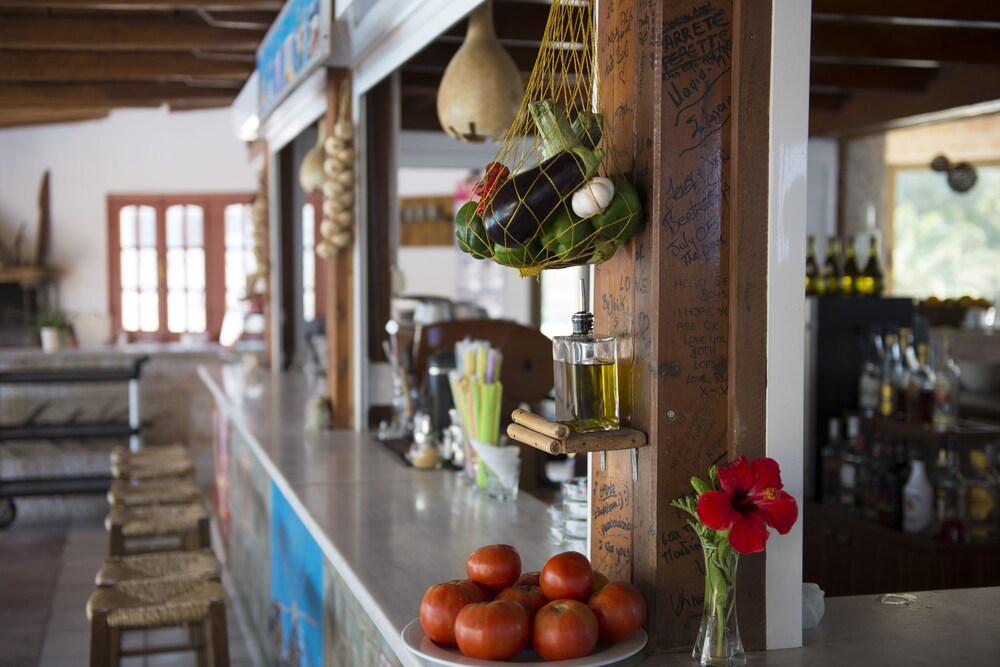 Poolside Bar