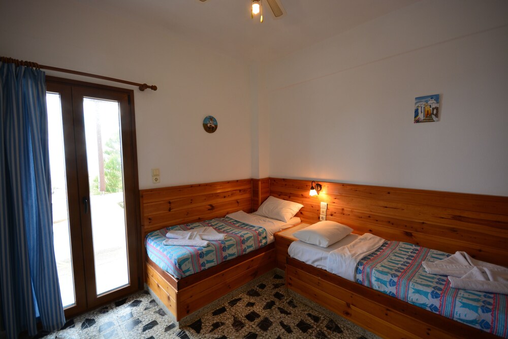 Two Bedroom Apartment for 6 people - Guestroom
