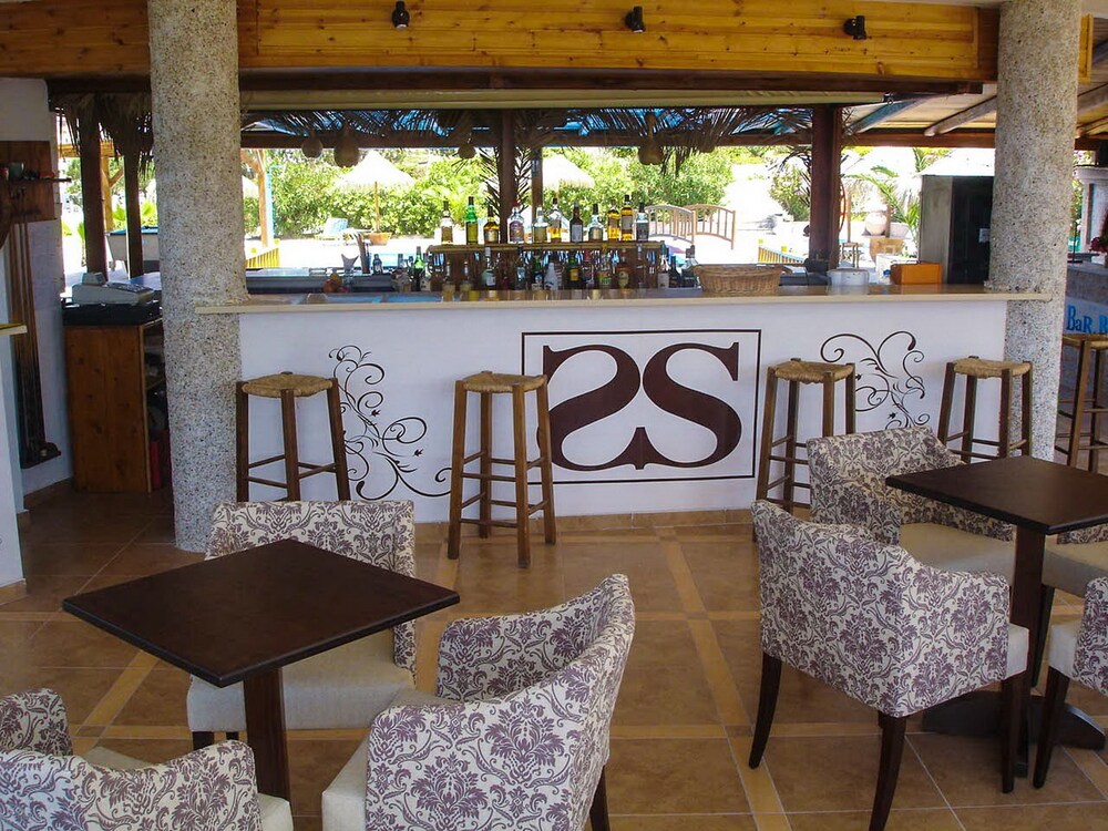 Hotel Bar
