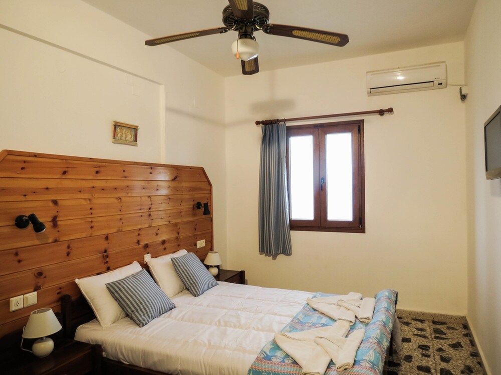 Two Bedroom Apartment for 6 people - Guestroom