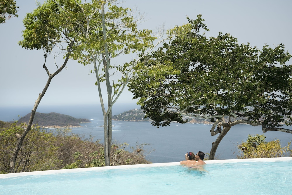 Piscina infinita