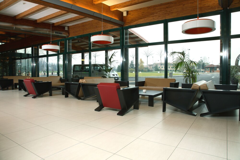 Hotel Lounge