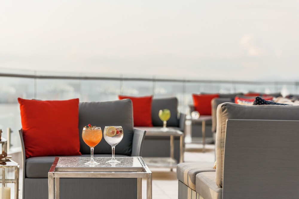 Hotel Bar