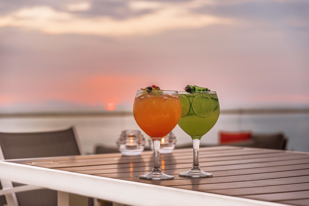 Hotel Bar