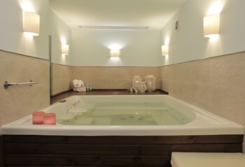 Jetted Tub
