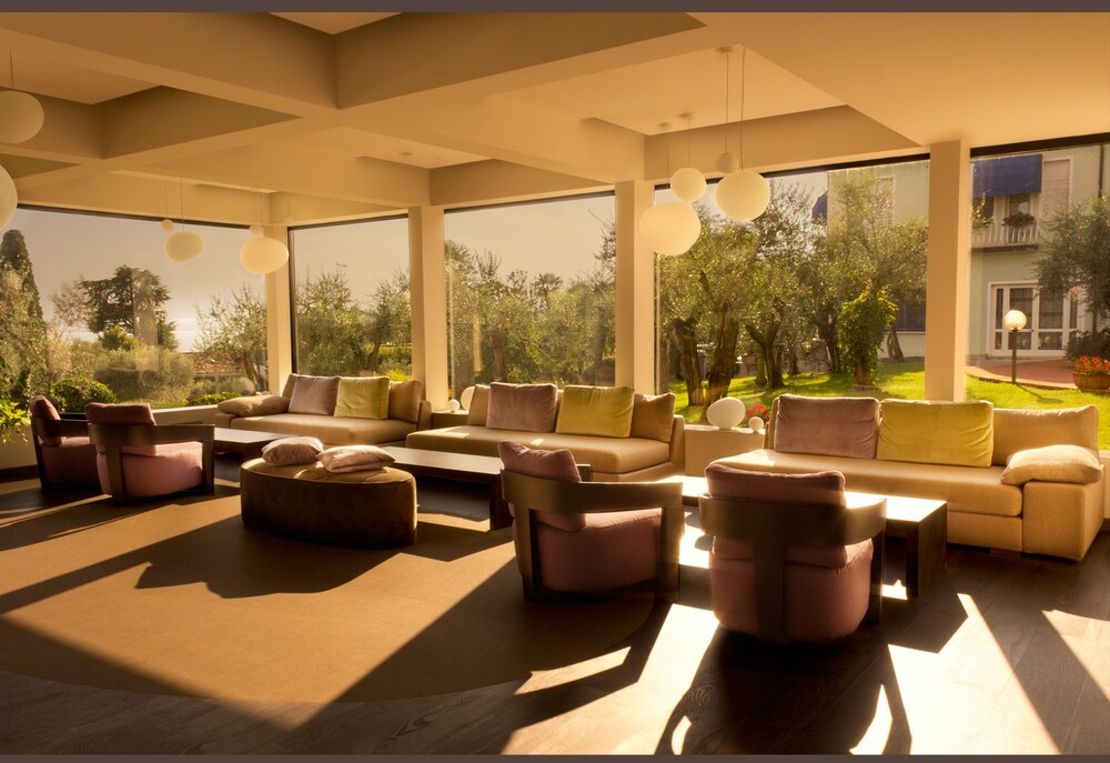 Executive Lounge