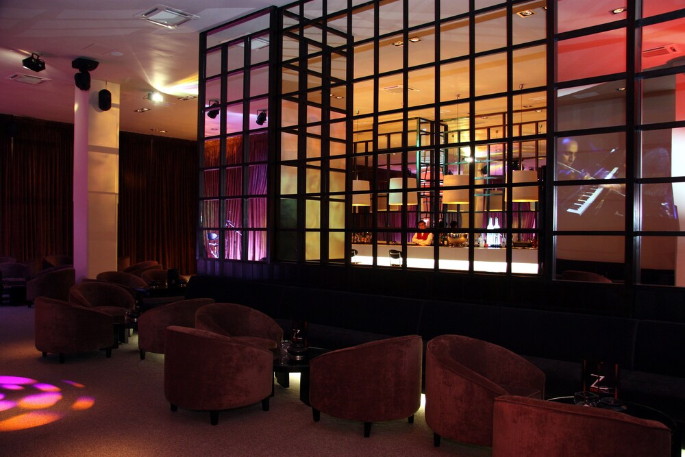 Hotel Bar