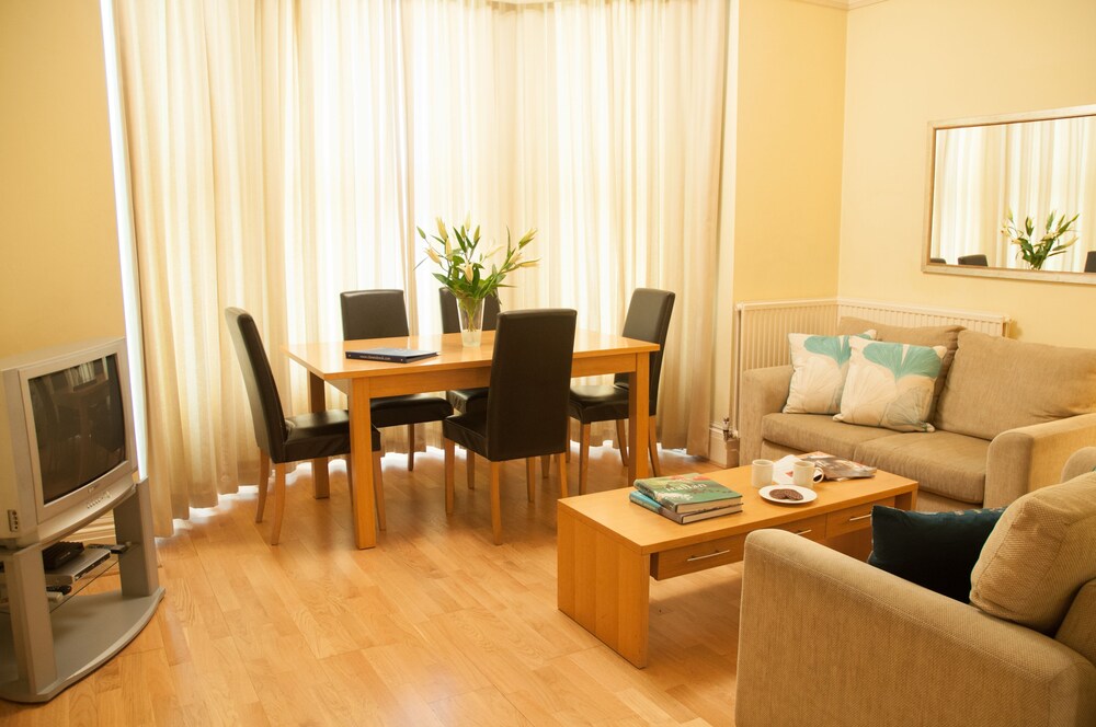 Apartment, 2 Bedrooms - Living Area