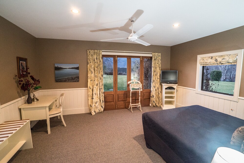 Wakatipu Two Bedroom Suite - Guestroom