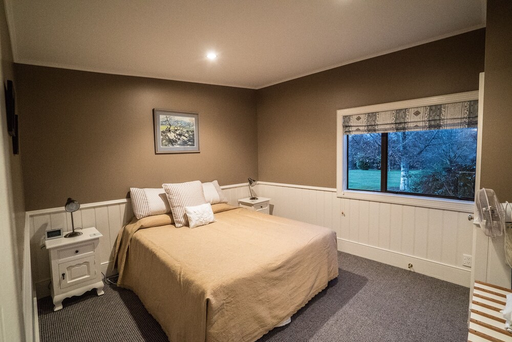 Wakatipu Two Bedroom Suite - Guestroom