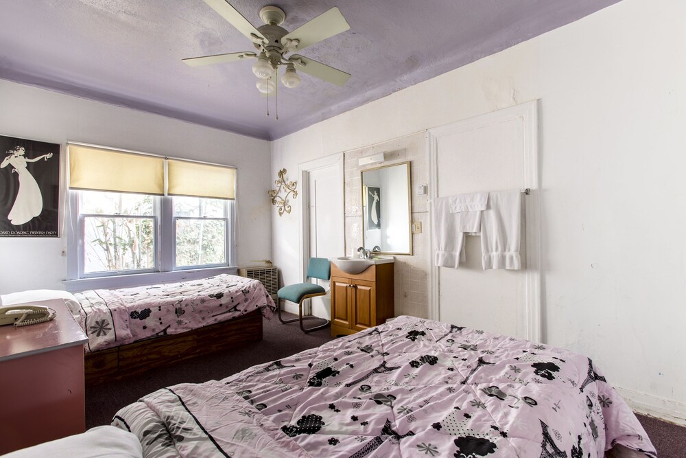Guestroom