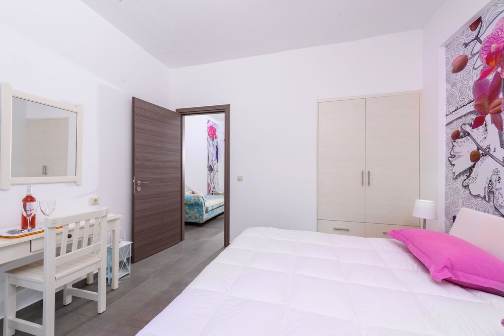 Superior Apartment, 1 Bedroom (for 4) - Guestroom