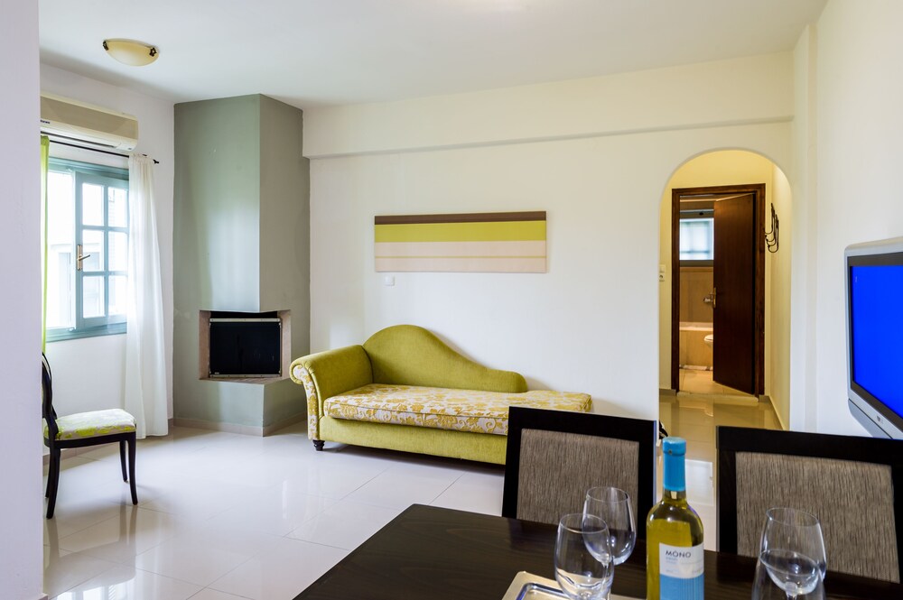 Superior Apartment, 1 Bedroom (for 4) - Guestroom