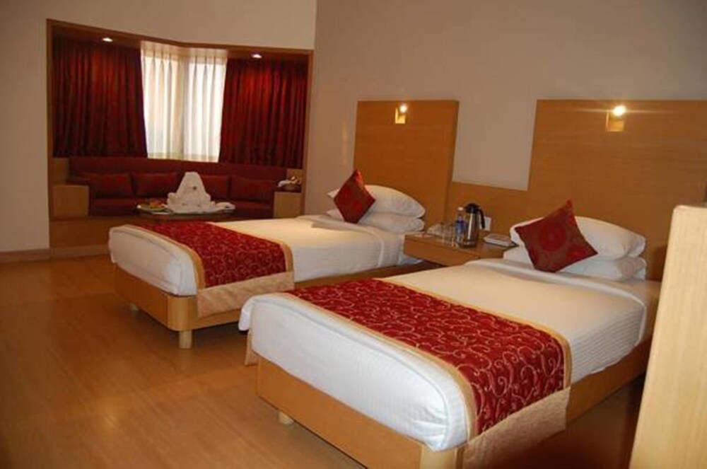 Deluxe Double Room, 1 King Bed - Guestroom