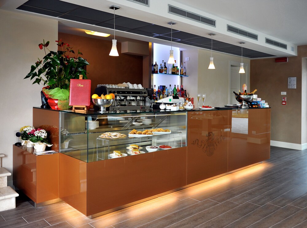 Hotel Bar