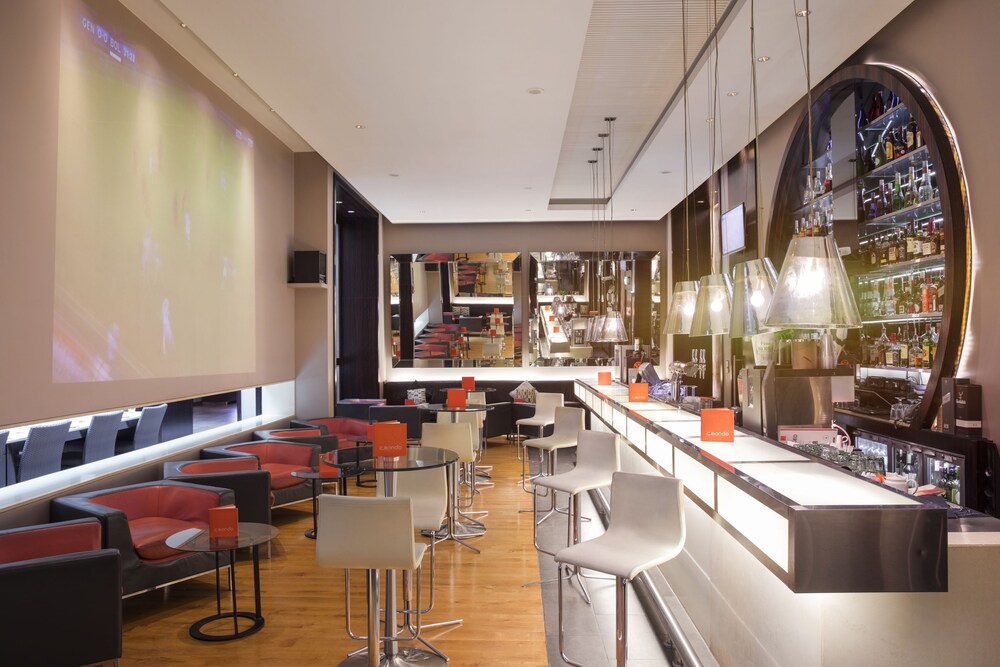 Hotel Bar