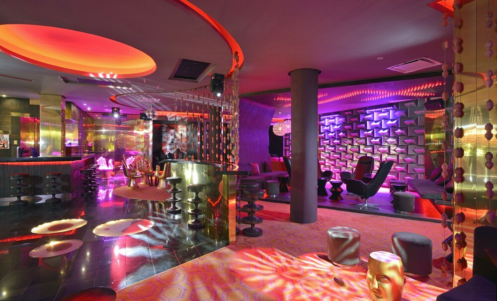 Hotel Bar