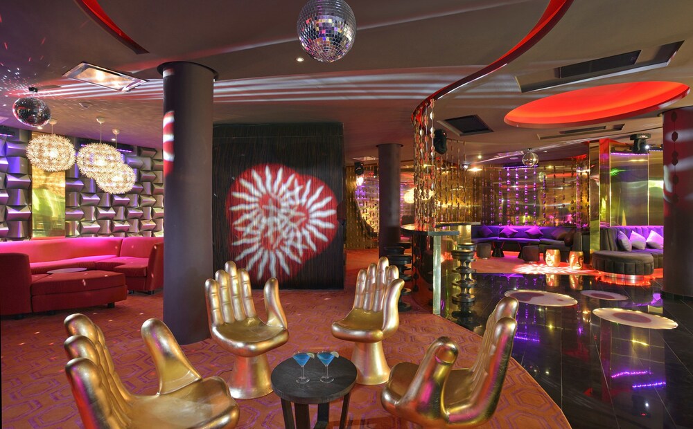Hotel Bar