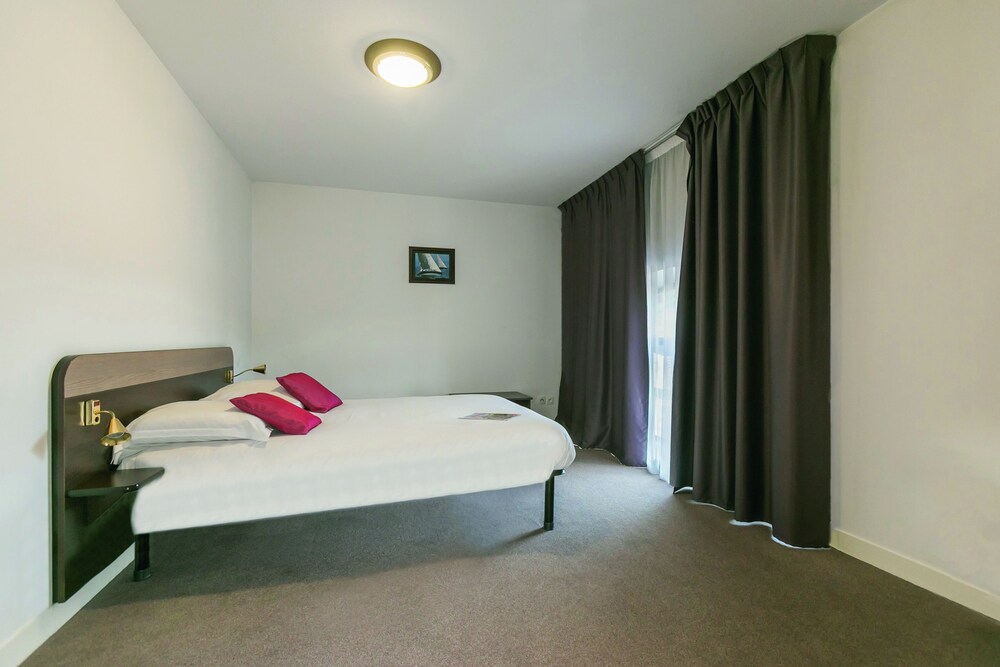 Family Apartment - Guestroom