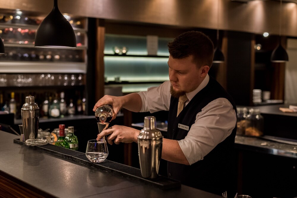 Hotel Bar
