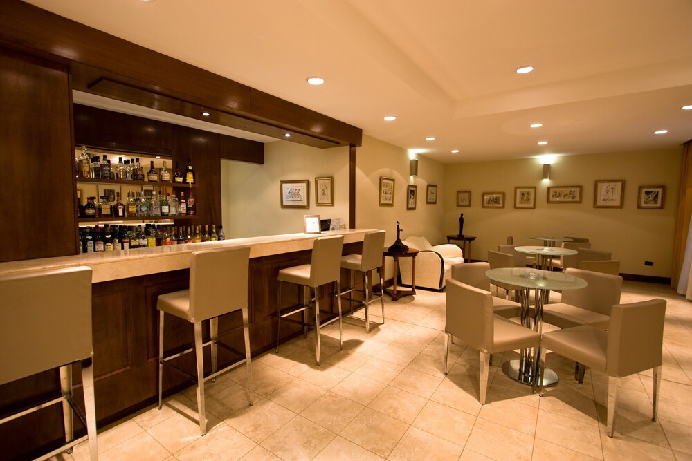 Hotel Lounge
