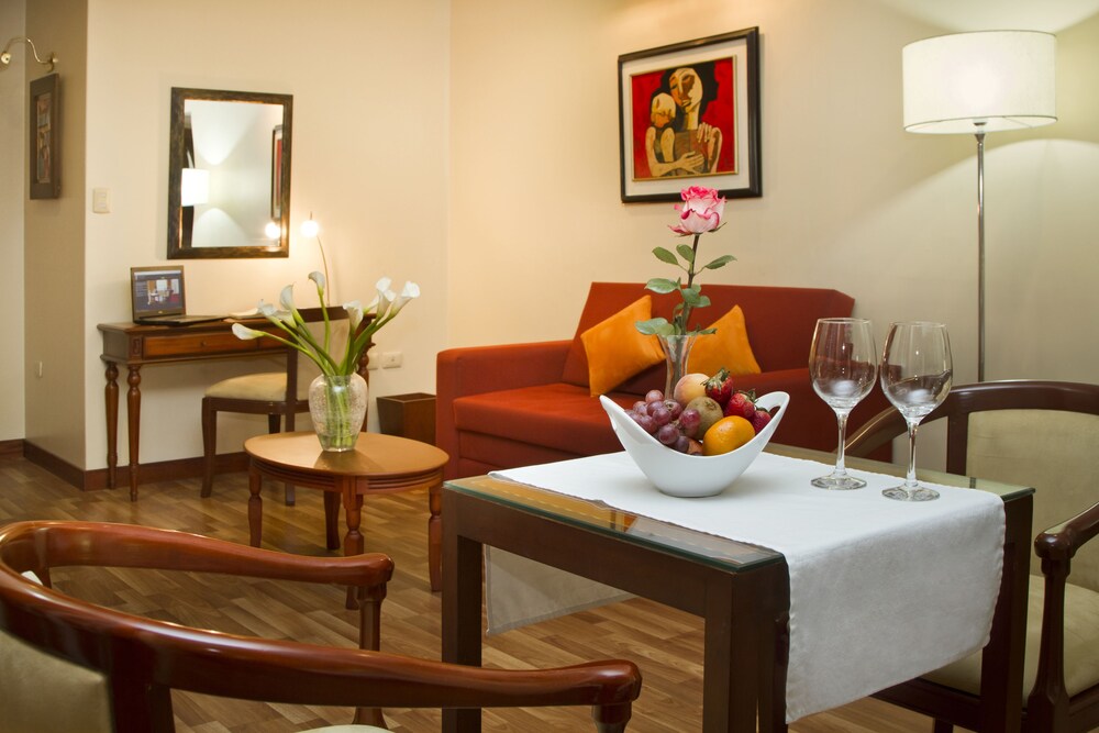 Executive Lounge