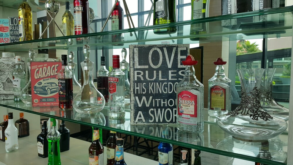 Hotel Bar