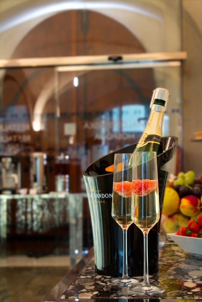 Hotel Bar