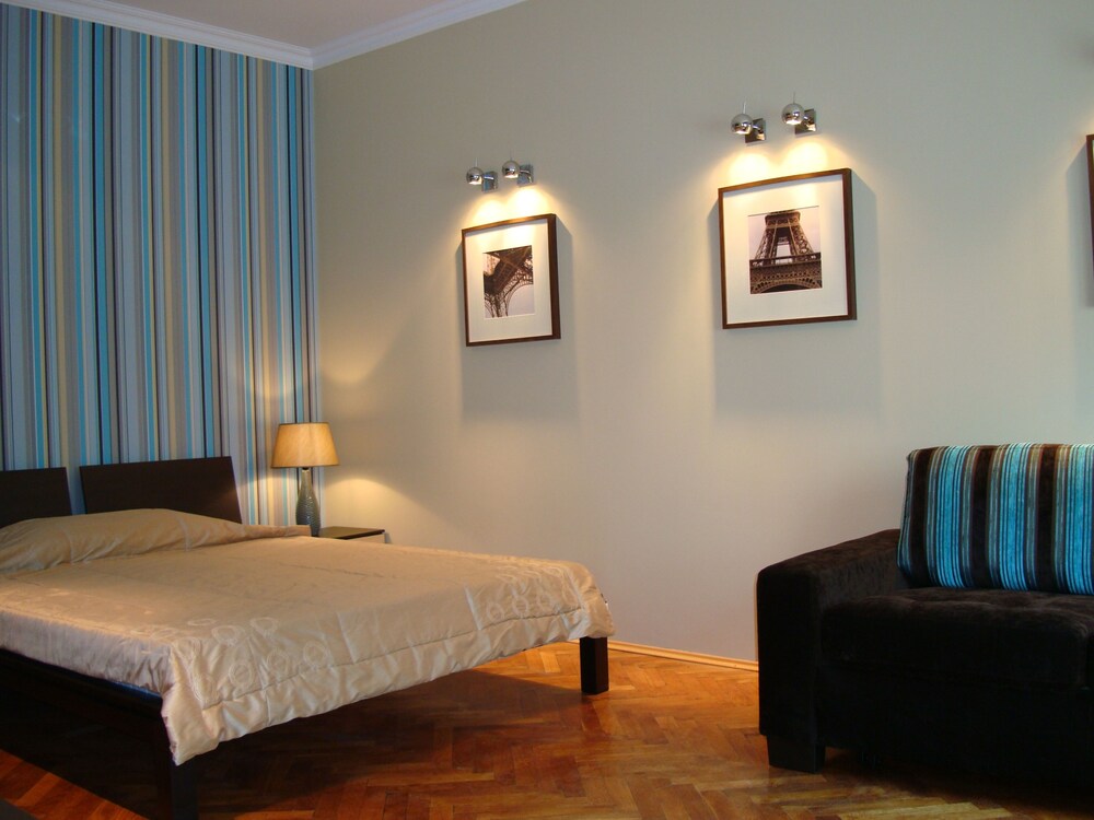 Studio - Guestroom